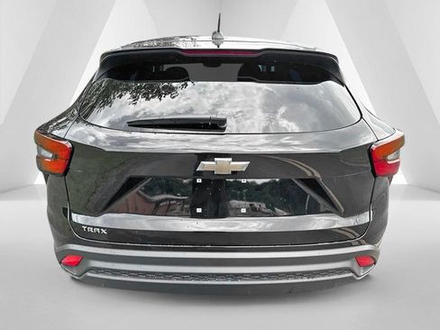 New 2026 Chevrolet Trax LS w/ LS Convenience Package FWD image 6