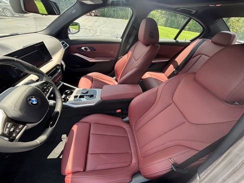 Used 2025 BMW 330i Sedan w/ Premium Package image 11