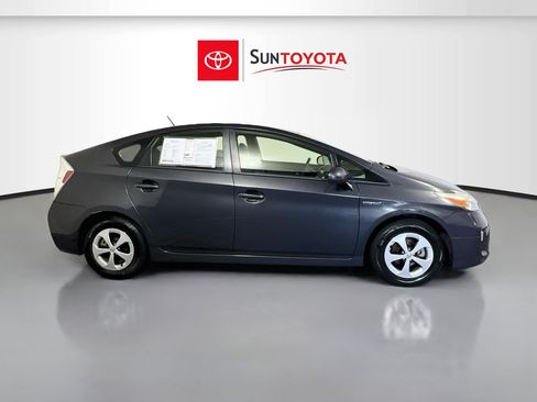 Used 2015 Toyota Prius Two FWD image 2