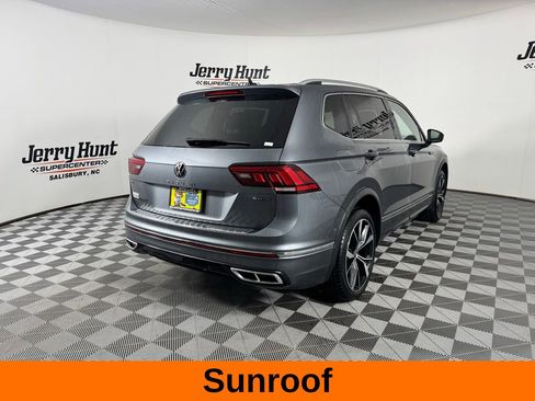 Used 2022 Volkswagen Tiguan SEL R-Line image 7