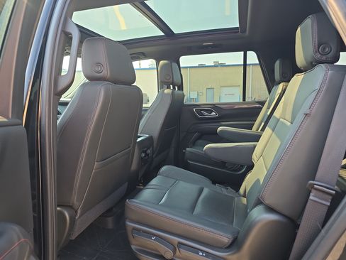 Used 2021 Chevrolet Tahoe RST w/ Luxury Package AWD/4WD image 10