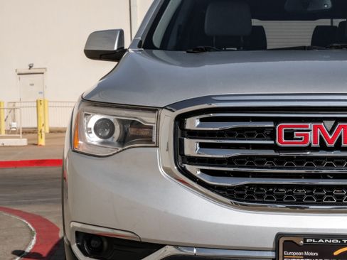Used 2018 GMC Acadia SLT image 48