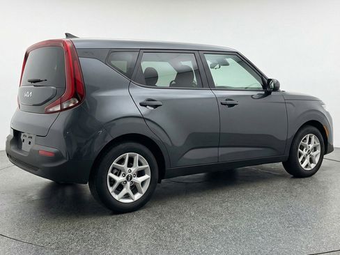 Used 2025 Kia Soul LX w/ LX Technology Package FWD image 9