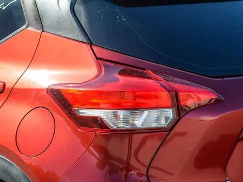 Used 2020 Nissan Kicks SR FWD image 7
