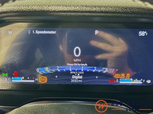 Used 2024 Jeep Grand Cherokee Laredo w/ Luxury Tech Group I image 12