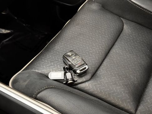Used 2019 RAM 1500 Laramie AWD/4WD image 50