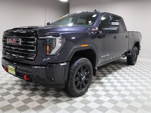 Used 2025 GMC Sierra 2500 AT4 AWD/4WD image 7