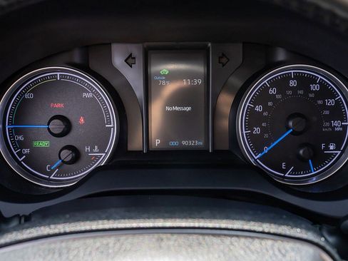 Used 2021 Toyota Venza LE image 31