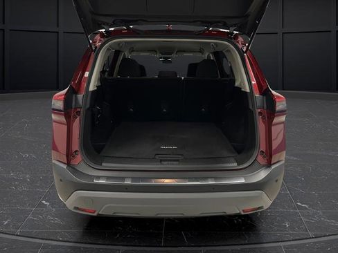 Used 2023 Nissan Rogue SV image 12