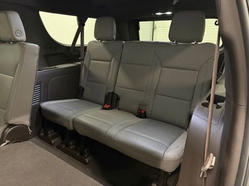 Used 2024 Chevrolet Suburban LT image 35