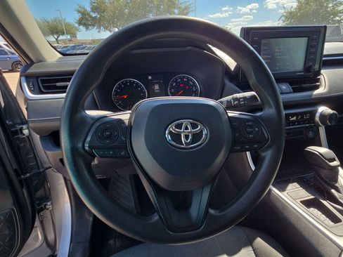 Used 2022 Toyota RAV4 XLE image 16