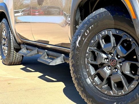 Used 2023 Nissan Frontier Pro-X w/ Pro-X Premium Package image 6