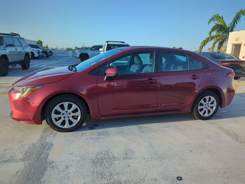 Used 2022 Toyota Corolla LE FWD image 5