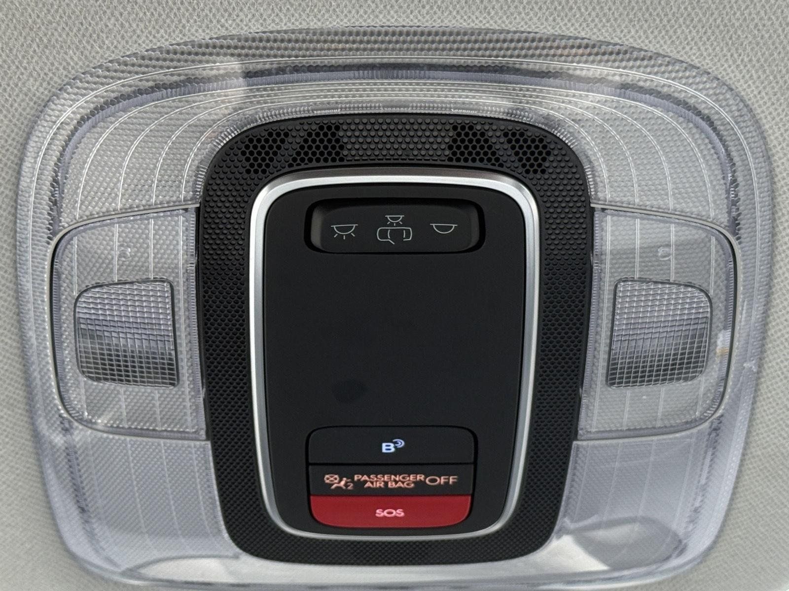 Used 2025 Hyundai Kona SEL AWD/4WD image 40