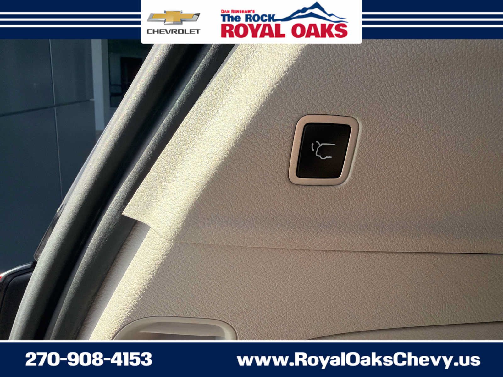 Used 2023 Chrysler Voyager LX FWD image 30