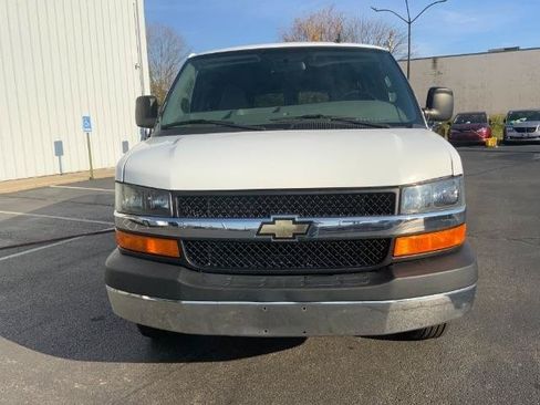 Used 2018 Chevrolet Express 3500 LT w/ LT Preferred Equipment Group RWD image 2