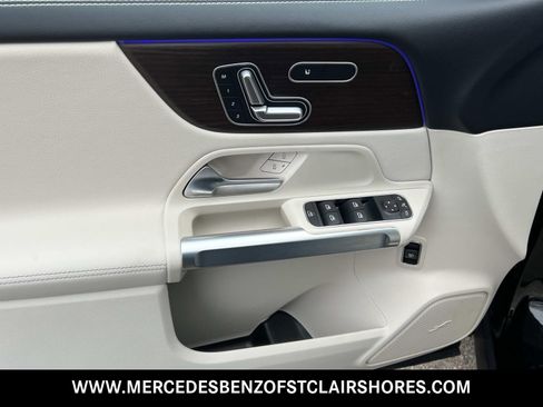 New 2026 Mercedes-Benz GLB 250 4MATIC image 17