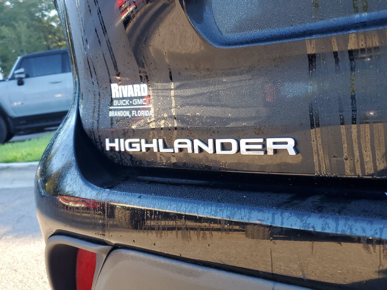 Used 2023 Toyota Highlander L FWD image 7