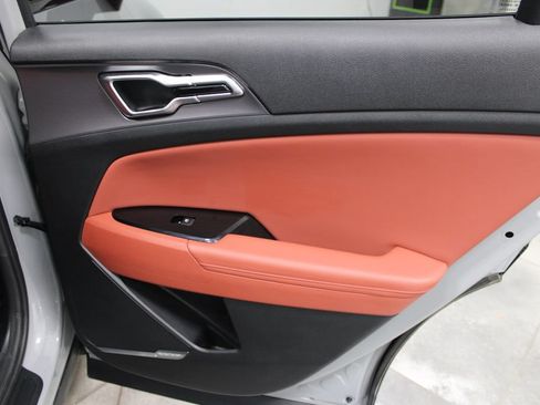 Used 2025 Kia Sportage SX FWD image 27