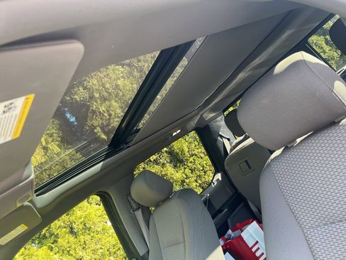 Used 2018 Ford F150 XLT w/ Equipment Group 302A Luxury image 6