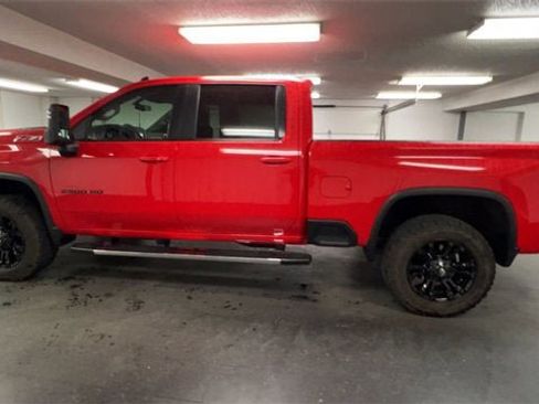 Used 2022 Chevrolet Silverado 2500 LT w/ Convenience Package image 5