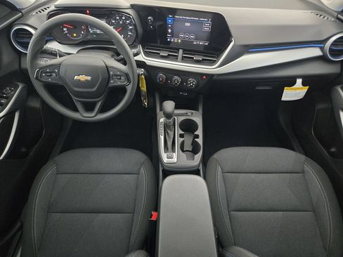 New 2026 Chevrolet Trax LS w/ LS Convenience Package FWD image 28