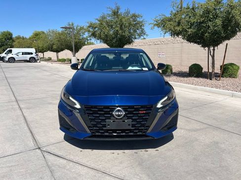 Used 2023 Nissan Altima 2.5 SR AWD/4WD image 4