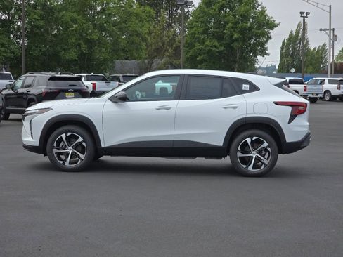 New 2025 Chevrolet Trax RS w/ Driver Confidence Package image 6