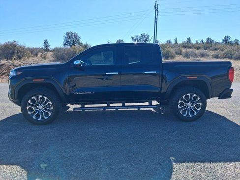 New 2026 GMC Canyon Denali image 8