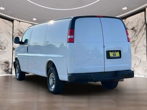 Used 2022 Chevrolet Express 2500 w/ Driver Convenience Package image 8