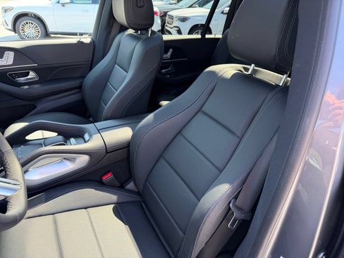 Used 2025 Mercedes-Benz GLS 450 4MATIC w/ AMG Line Exterior image 13