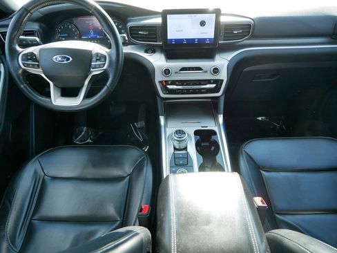 Certified 2021 Ford Explorer XLT w/ Equipment Group 202A image 16