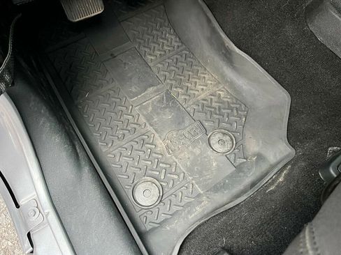 Used 2018 Jeep Wrangler Sport image 34