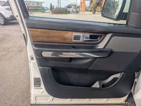 Used 2011 Land Rover Range Rover Sport HSE image 9