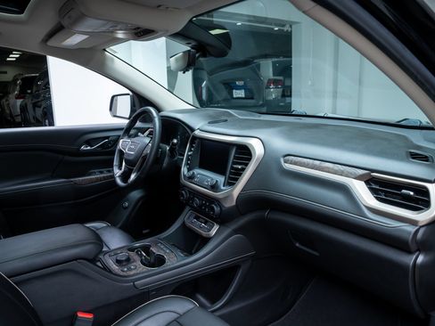 Used 2021 GMC Acadia Denali w/ Denali Ultimate Package AWD/4WD image 28