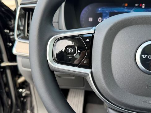 Certified 2025 Volvo XC90 T8 Ultra w/ Protection Package Premier image 29