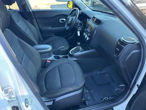 Used 2016 Kia Soul + w/ Designer's Package FWD image 12