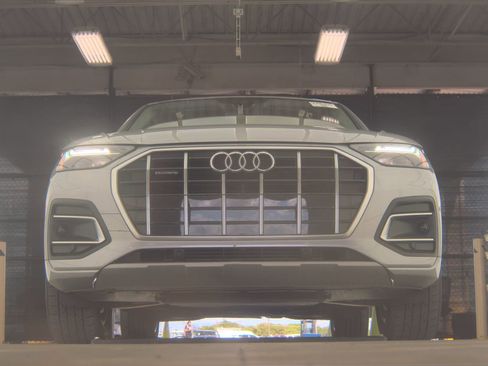 Used 2023 Audi Q5 2.0T Premium image 4