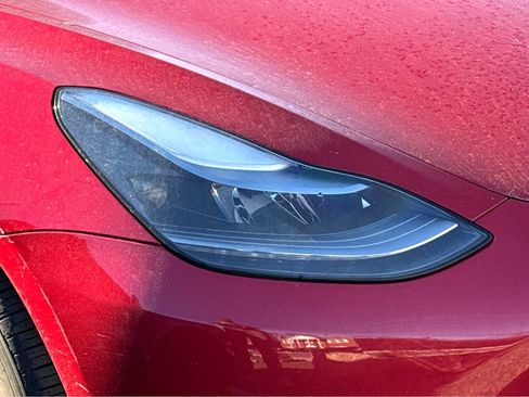 Used 2023 Tesla Model 3 Standard Range image 3