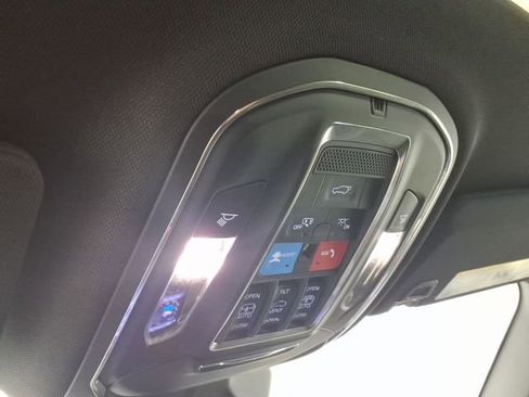 Used 2025 Jeep Grand Cherokee L Limited w/ Luxury Tech Group II image 28