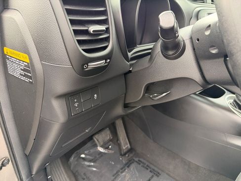 Used 2018 Kia Soul + FWD image 19
