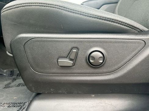 Used 2022 RAM 1500 Big Horn AWD/4WD image 14