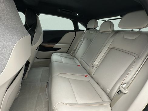 Used 2023 Lucid Air Touring AWD/4WD image 10