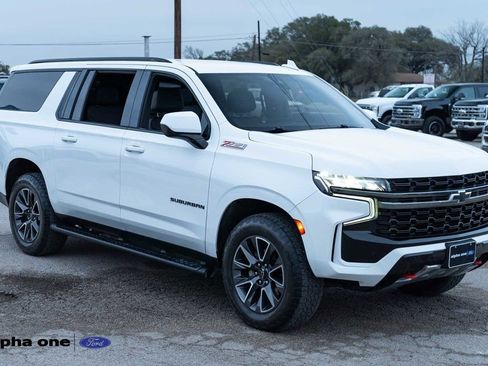 Used 2022 Chevrolet Suburban Z71 image 3