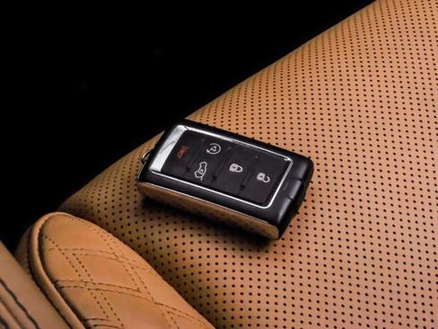 Used 2022 Jeep Grand Cherokee Summit AWD/4WD image 96