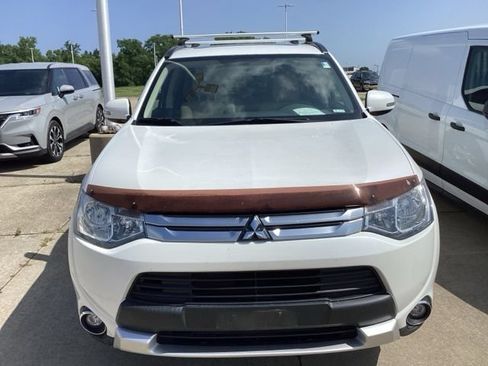 Used 2015 Mitsubishi Outlander SE AWD/4WD image 2