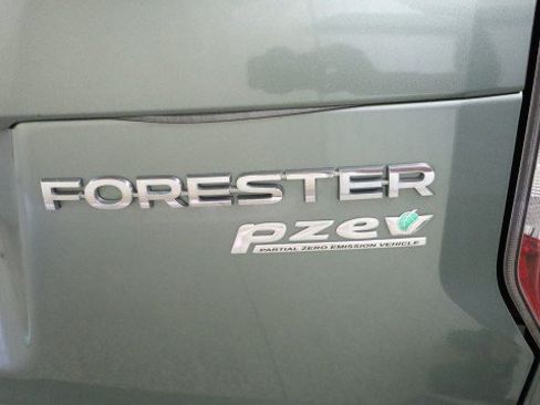Used 2014 Subaru Forester 2.5i Premium w/ All-Weather Package AWD/4WD image 21