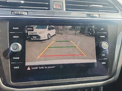 Used 2019 Volkswagen Tiguan SE AWD/4WD image 23