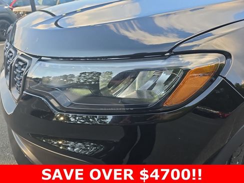 New 2025 Jeep Compass Latitude w/ Sun & Sound Group image 32