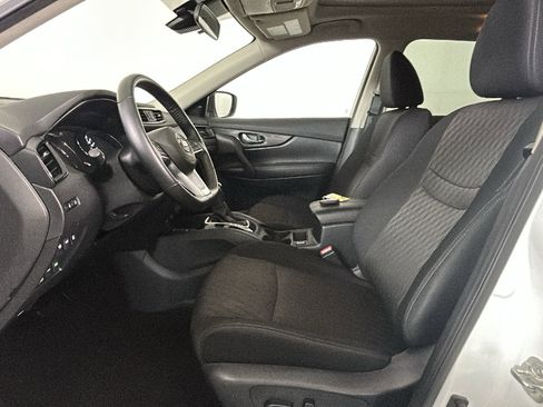 Used 2020 Nissan Rogue SV AWD/4WD image 11